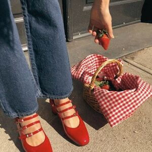 Carel Paris | Kina Mary Jane Low Heels in Red Patent Leather (FR 40/US 9)